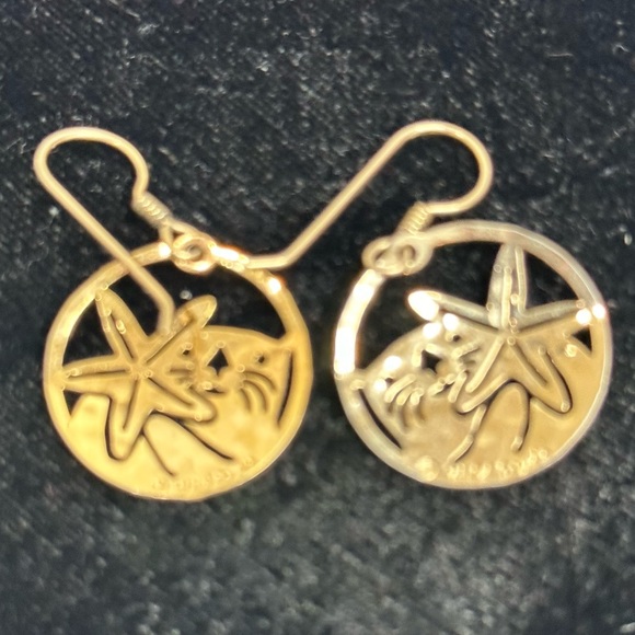 Cat Flower Signed Cut Out Gold Tone Fish Hook Earrings VTG Owl Silver Pendant - Picture 3 of 9